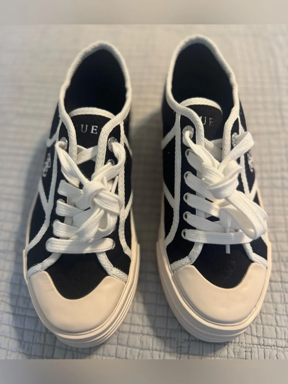 GUESS Women's Issah Branded Platform Lace-Up Sneakers NWOT